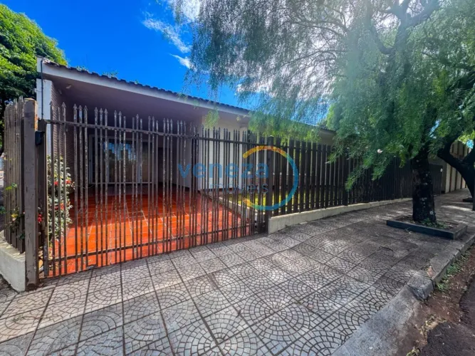 Casa Comercial para alugar por R$ 4980.00, 194.29 m2 - CENTRO - ROLANDIA/PR