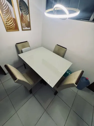 VENDO CONJUNTO DE MESA E CADEIRA