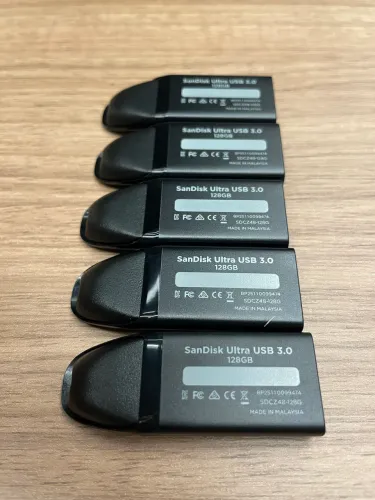 Pen drive Sandisk Ultra USB 3.0 128GB NOVO SEM USO