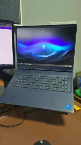 Alienware 16 Aurora RTX 5050 | Core 7 240H | 32GB | Seminovo c/ Garantia com NF