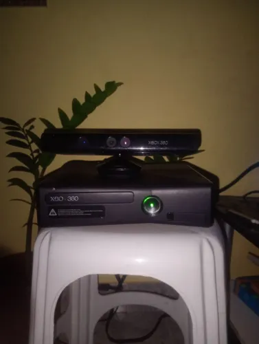 Xbox 360 em ótimas condições de conservação 