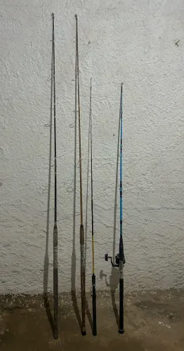 Vendo 4 varas de pesca e 1 molinete 