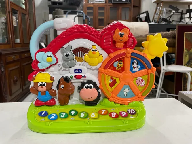 Brinquedo Fazendinha Bilíngue Chico