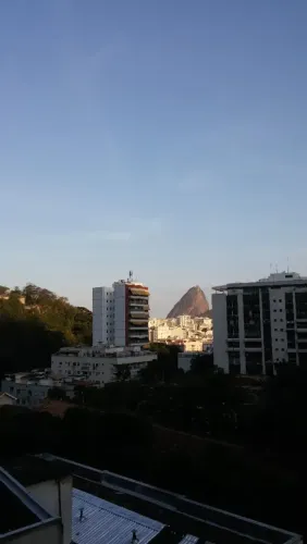 Apartamento para aluguel possui 55 metros quadrados com 2 quartos