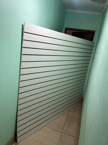Painel canaletado