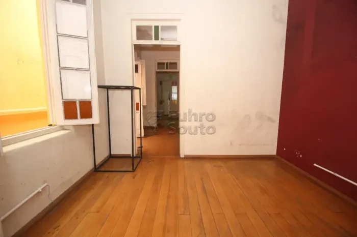 Oportunidade única! Sobrado comercial na Avenida Bento Gonçalves - localização estratégica