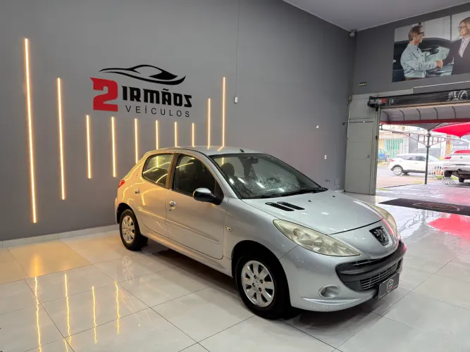 Peugeot 207 X-line 1.4 Flex 8V 5P 2011