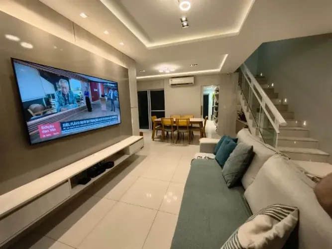 Casa de Condomínio no Eusébio: 111m², 3 Suítes, Energia Solar e Lazer.