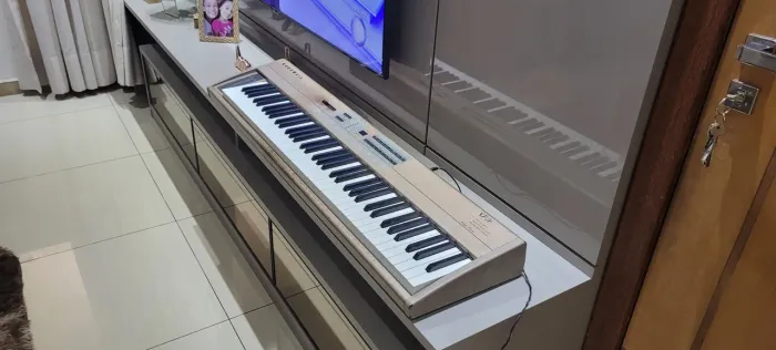 TECLADO KURZWEIL SP76