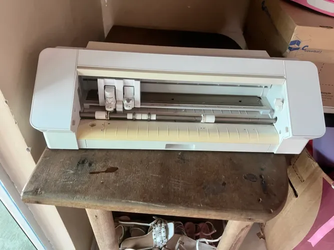 Silhouette Cameo 4 usada, em perfeito estado!