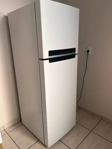 Geladeira Midea frost free duplex 394L inverter