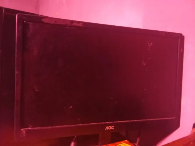 Computador windows 10 com monitor 