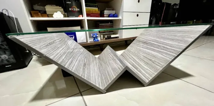 Mesa de Centro com design em W