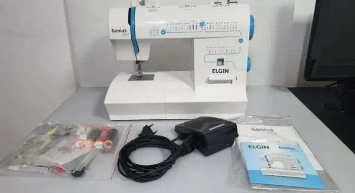 Máquina de costura Elgin Genius plus