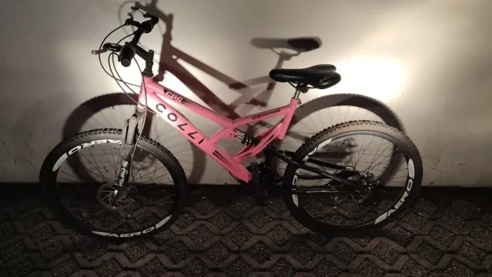 Bicicleta Colli Aro 26 Full Suspension - Rosa | Ótimo Estado