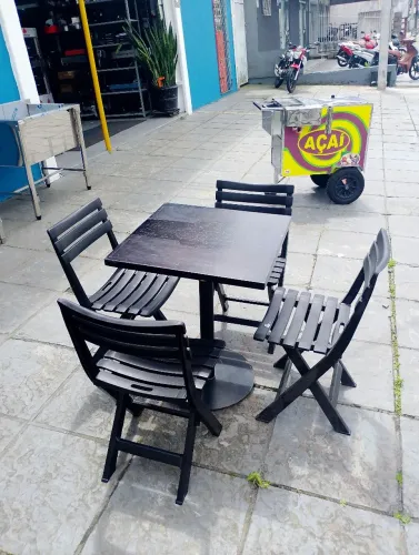 Conjunto Mesa + 4 cadeiras