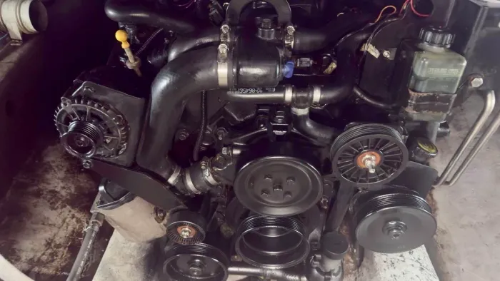 Motor Mercruiser 5.7 300hp V8 com rabeta bravo III