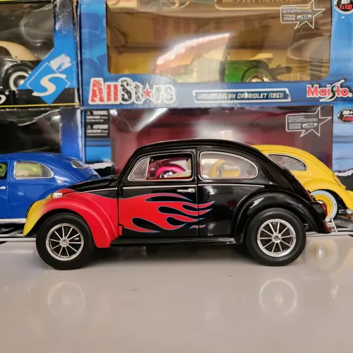 Fusca Miniatura - Johnny Lightning 1963 VW Bug Volkswagen Beetle Racing Flames 