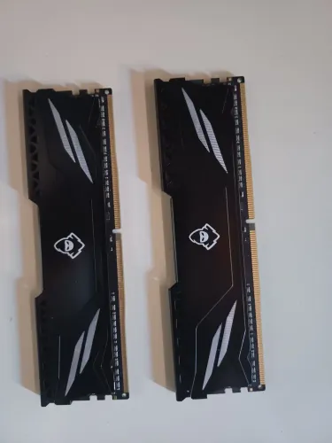 Memoria ram 2xde 8gb ddr4 3200mhz.
