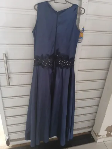 vestindo festa feminino