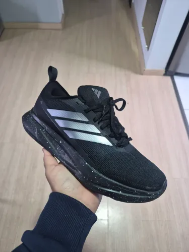 Tênis Adidas