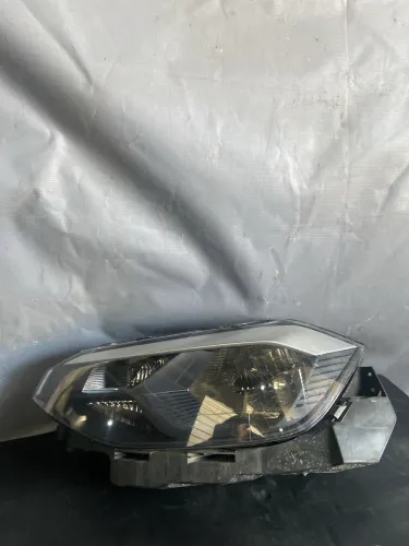 Farol polo tracker lado esquerdo original 2024