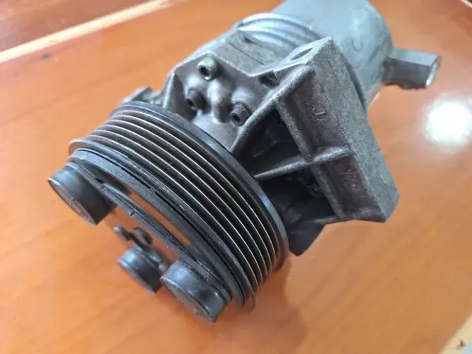 Compressor Ar Nissan Tiida Livina Versa 92600cj63d *Para Peças* - Vazamento no Corpo