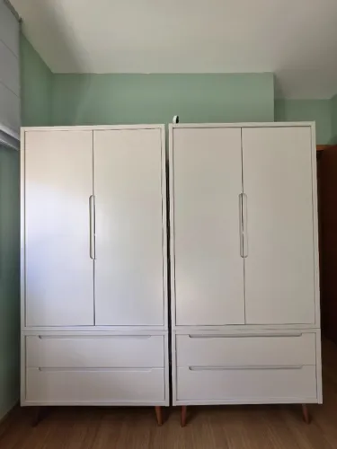 Armário 2 portas 2 gavetas Branco - Excelente Estado