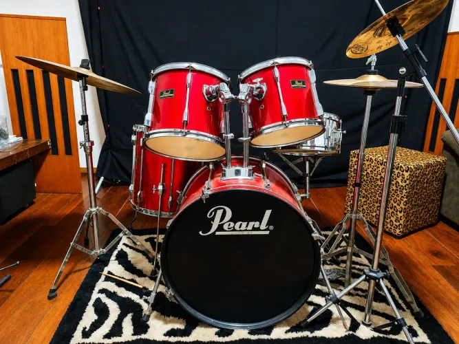 Bateria Pearl Export 90's com Pratos