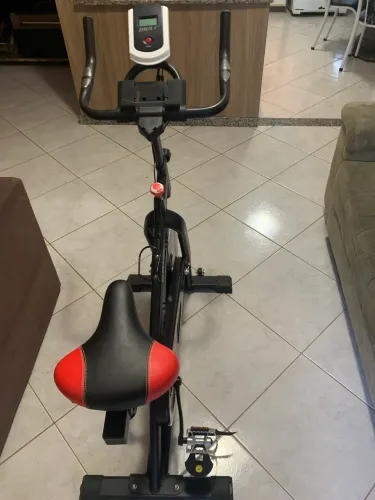 Vendo bicicleta Ergométrica nova