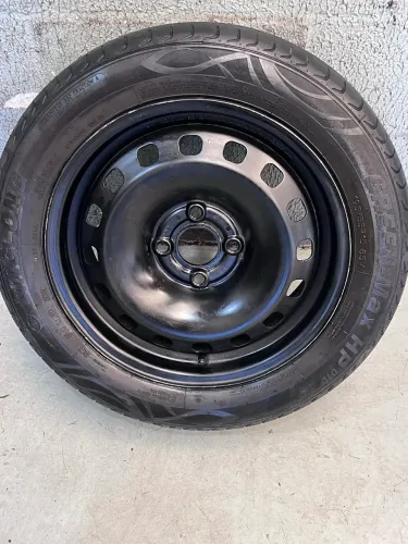 Roda com pneu 15 vê step