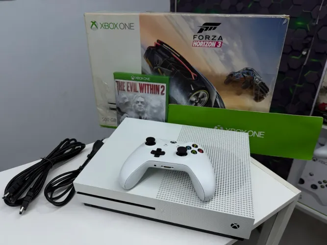 XBOX ONE S 500GB - COMPLETO NA CAIXA!