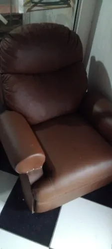 Poltrona versátil,dar pra sentar e deitar