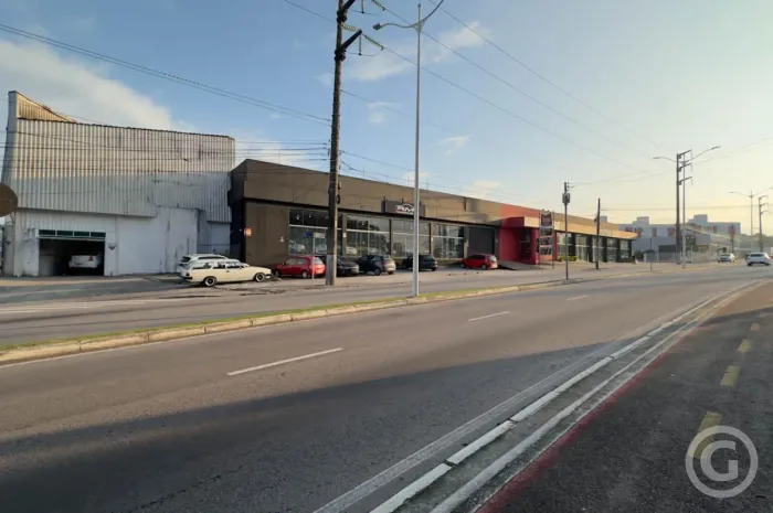 Galpão comercial estratégico com 750 m²
