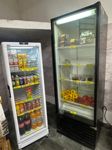 Geladeira e cervejeira expositora