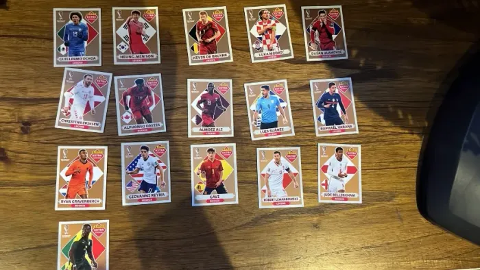 FIGURINHAS LEGENDS BRONZE 2022