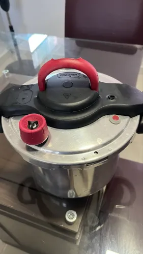 Panela De Pressão Rochedo Clipso 4,5l Fechamento Externo Cor Vermelho