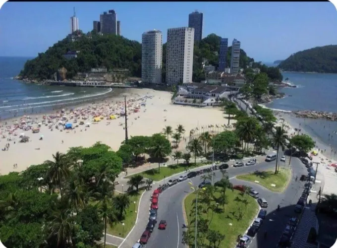 Apartamento de cobertura de frente para a praia, varanda c/churrasqueira e toldos
