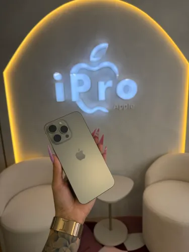 iPhone 15 Pro Max Titânio Natural