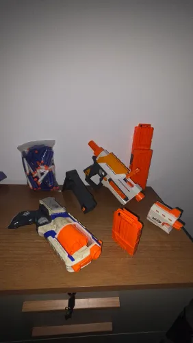 Nerf ( kit 2 armas + munição)