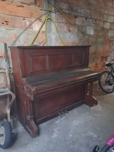 Piano alemao era do meu avo esta parando a muito tempo nao sei o que fazer