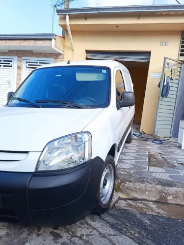 Peugeot Partner Furgão 1.6 16v/ 1.6 16V Flex 3P 2011