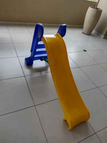 Escorregador plástico 