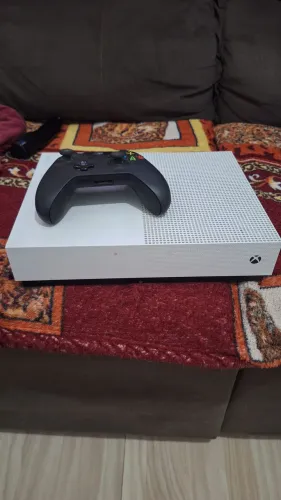 Xbox One S - 1T - Defeito de Plim. Para sair rápido!!