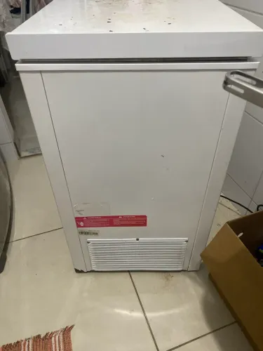 Vendo freezer muito bom