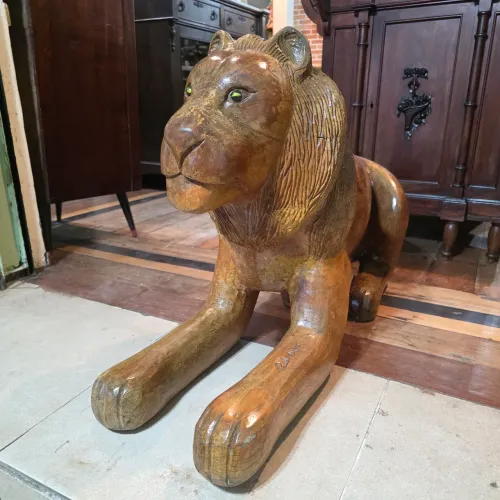 Decoração, escultura leao de madeira.