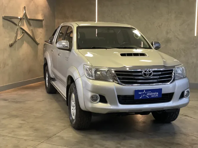 Toyota Hilux SW4 SRV D4-d 4X4 3.0 TDI Dies. AUT 2013