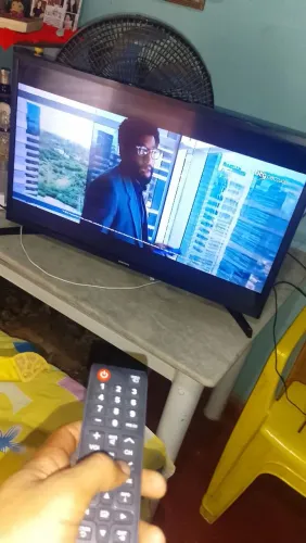 TV SMART 32 POLEGADAS ZERO DEFEITOS com antena