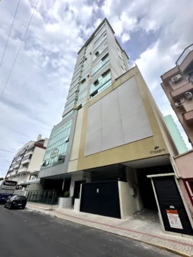 Duplex Quadra Mar, Totalmente Mobiliada e Equipada, 04 Suítes 04 Vagas em Meia Praia