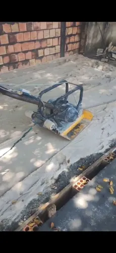 Placa vibratória